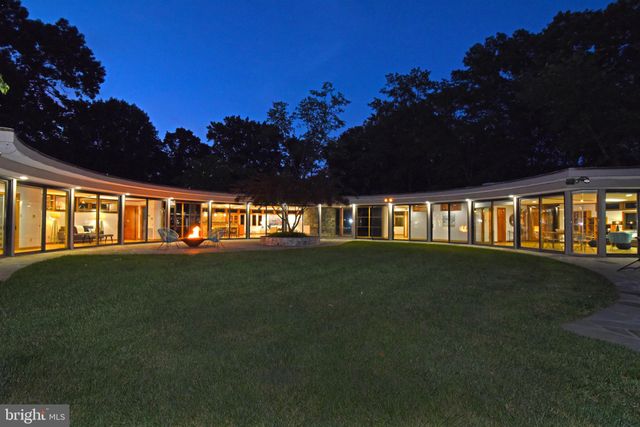 $1,600,000 | 801 Blacks Hill Road, Great Falls, VA 22066