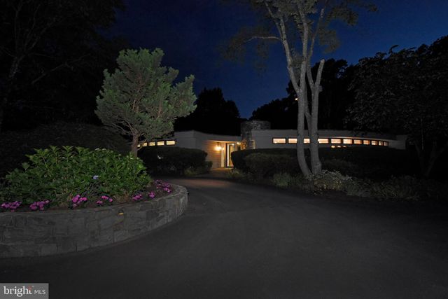 $1,600,000 | 801 Blacks Hill Road, Great Falls, VA 22066