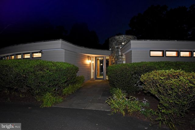 $1,600,000 | 801 Blacks Hill Road, Great Falls, VA 22066