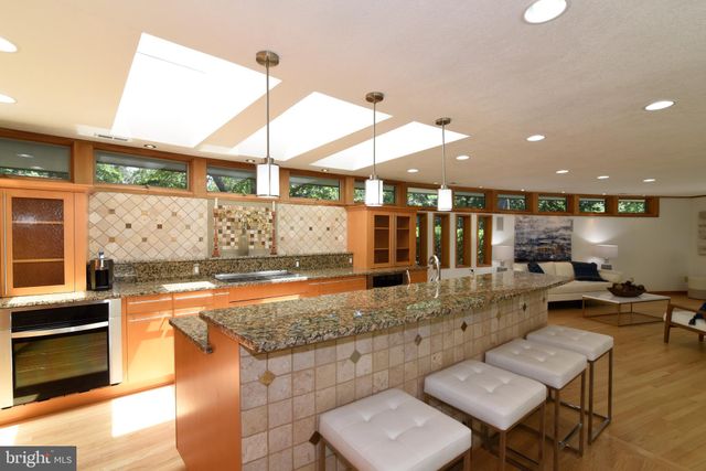 $1,600,000 | 801 Blacks Hill Road, Great Falls, VA 22066