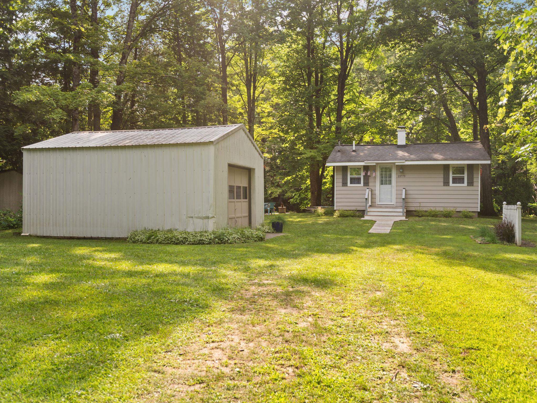 13773 Spring Creek Road Southwest Fife Lake, MI 49633 - Photo 5 of 49 1948478-68442b2e-90bf-45ca-88e8-022b09bbba9c.JPG