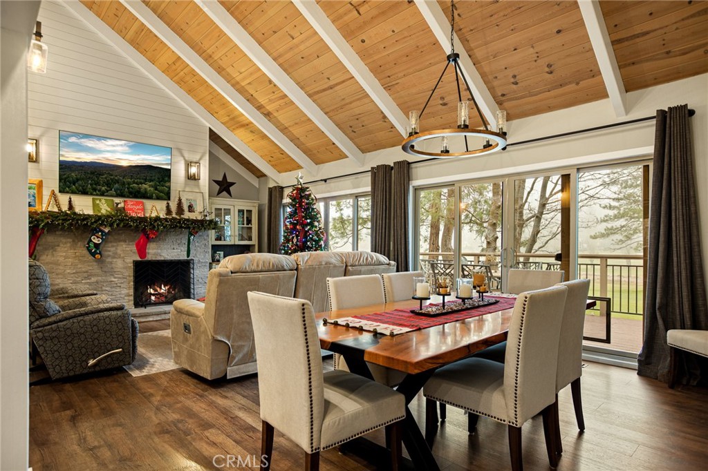 435 Riviera Drive Lake Arrowhead, CA 92352 - Photo 3 of 39 a dining room with furniture window and wooden floor