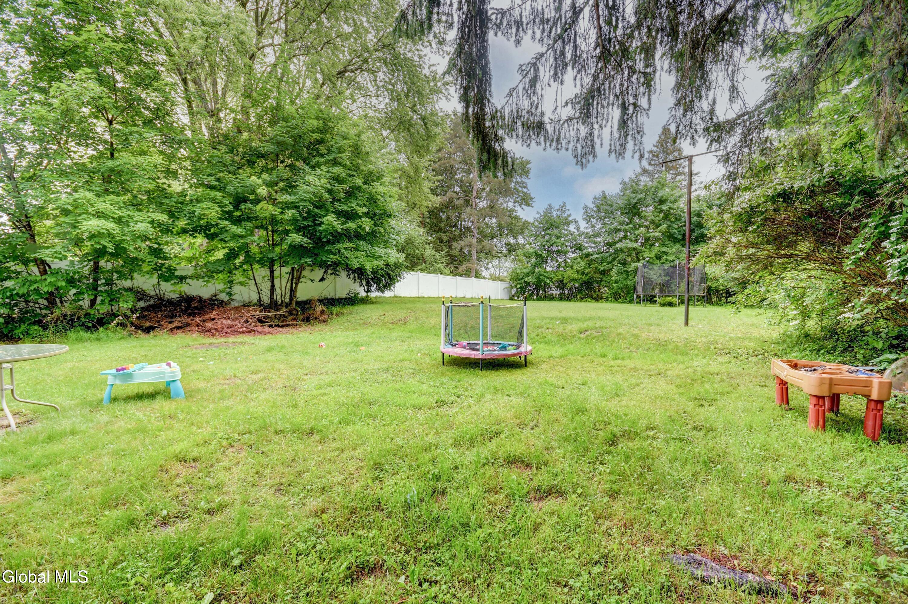 195 Northampton Road Amsterdam, NY 12010 - Photo 25 of 34 195 Northampton-37