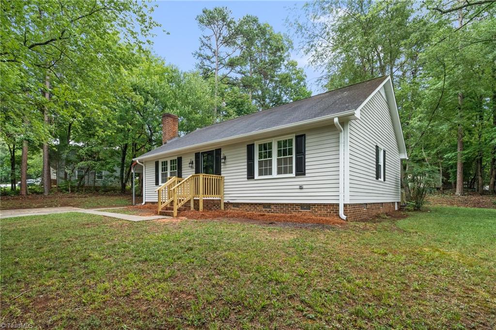 1500 Pebblebrook Road Winston-Salem, NC 27105 - Photo 4 of 38 Gallery Image 4