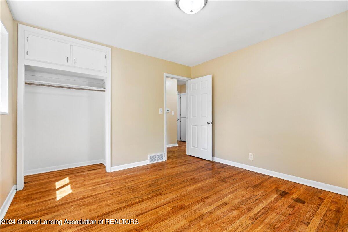 2502 Barstow Road Lansing, MI 48906 - Photo 11 of 26 18-Media Jett - 18