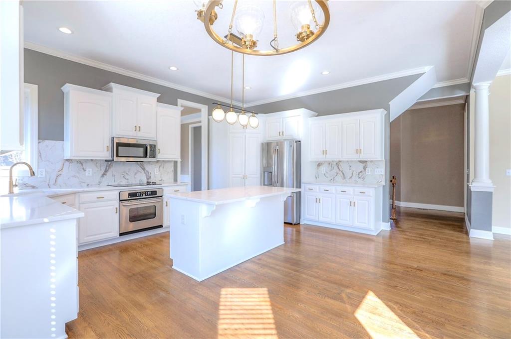 19011 West 99th Street Lenexa, KS 66220 - Photo 11 of 40