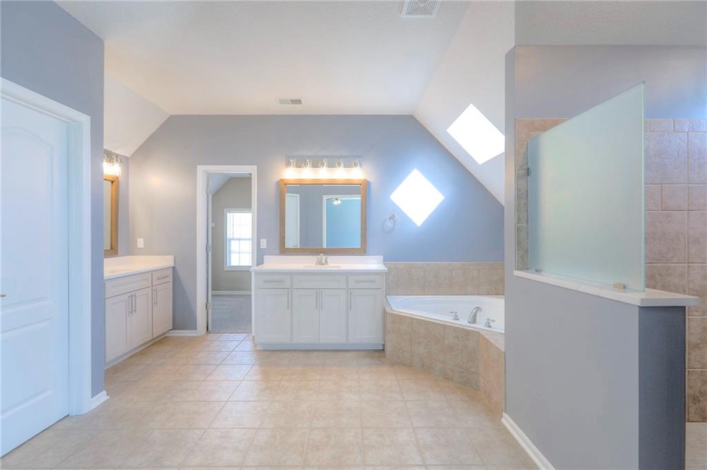 19011 West 99th Street Lenexa, KS 66220 - Photo 23 of 40