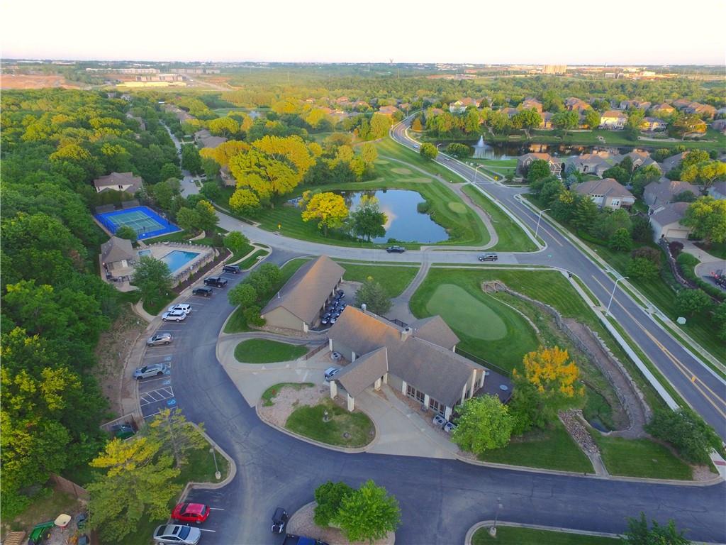 19011 West 99th Street Lenexa, KS 66220 - Photo 4 of 40