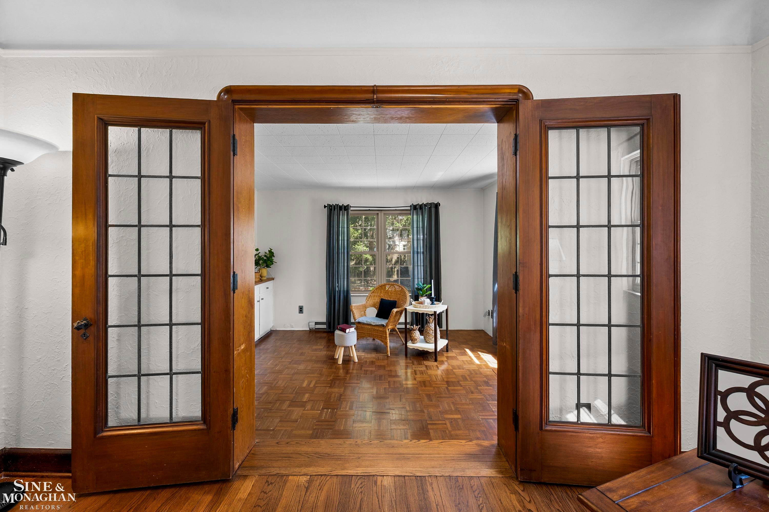 818 Cadieux Road Grosse Pointe, MI 48230 - Photo 10 of 41 Gallery Image 10