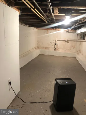 $1,700 | 2123 East Chase Street, Baltimore, MD 21213