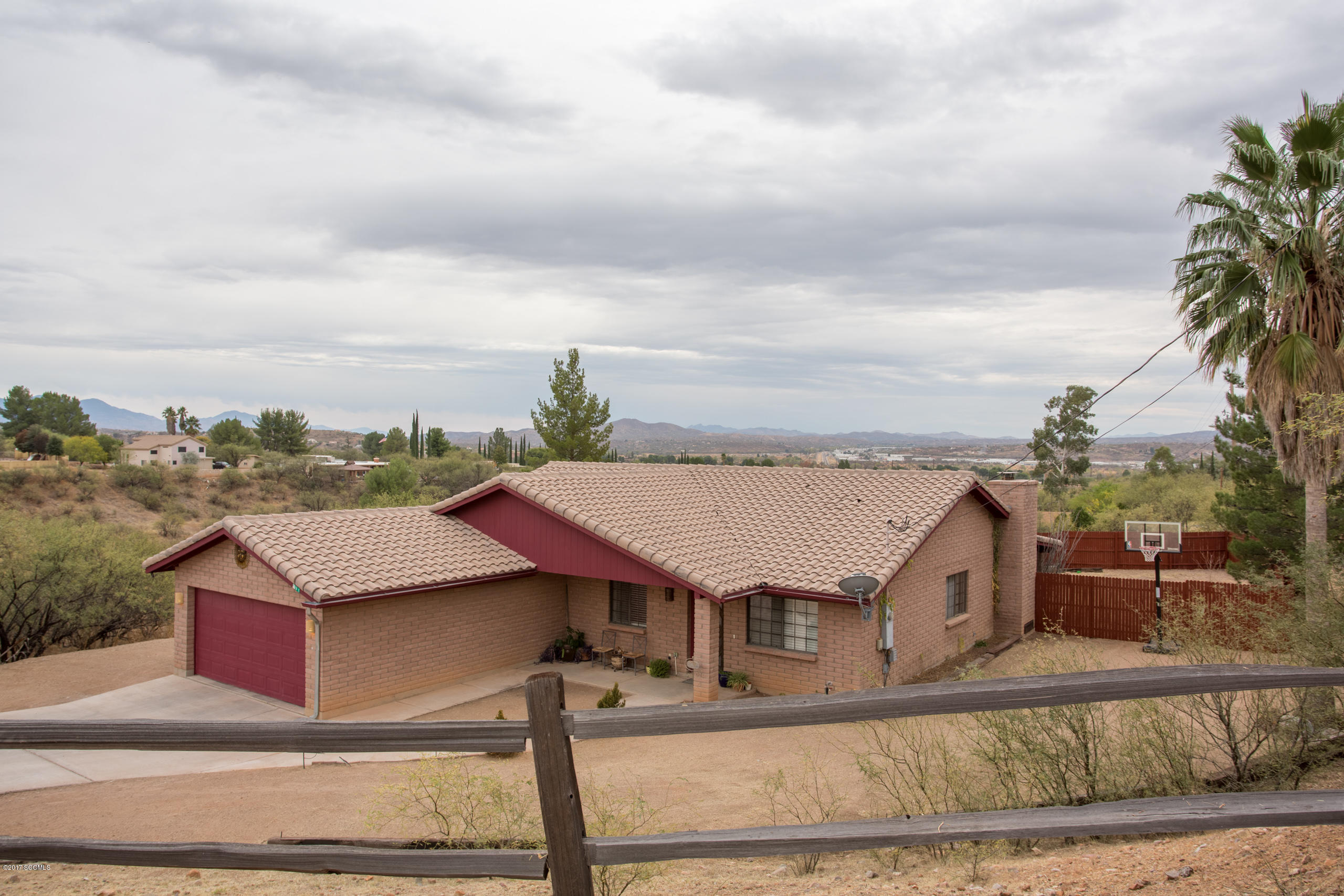 391 Falcon Court Rio Rico, AZ 85648 - Photo 3 of 21