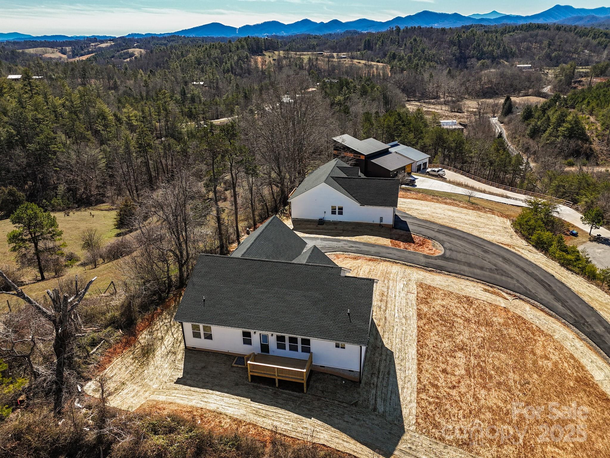 26 Little Oak Road Leicester, NC 28748 - Photo 2 of 47 Gallery Image 2