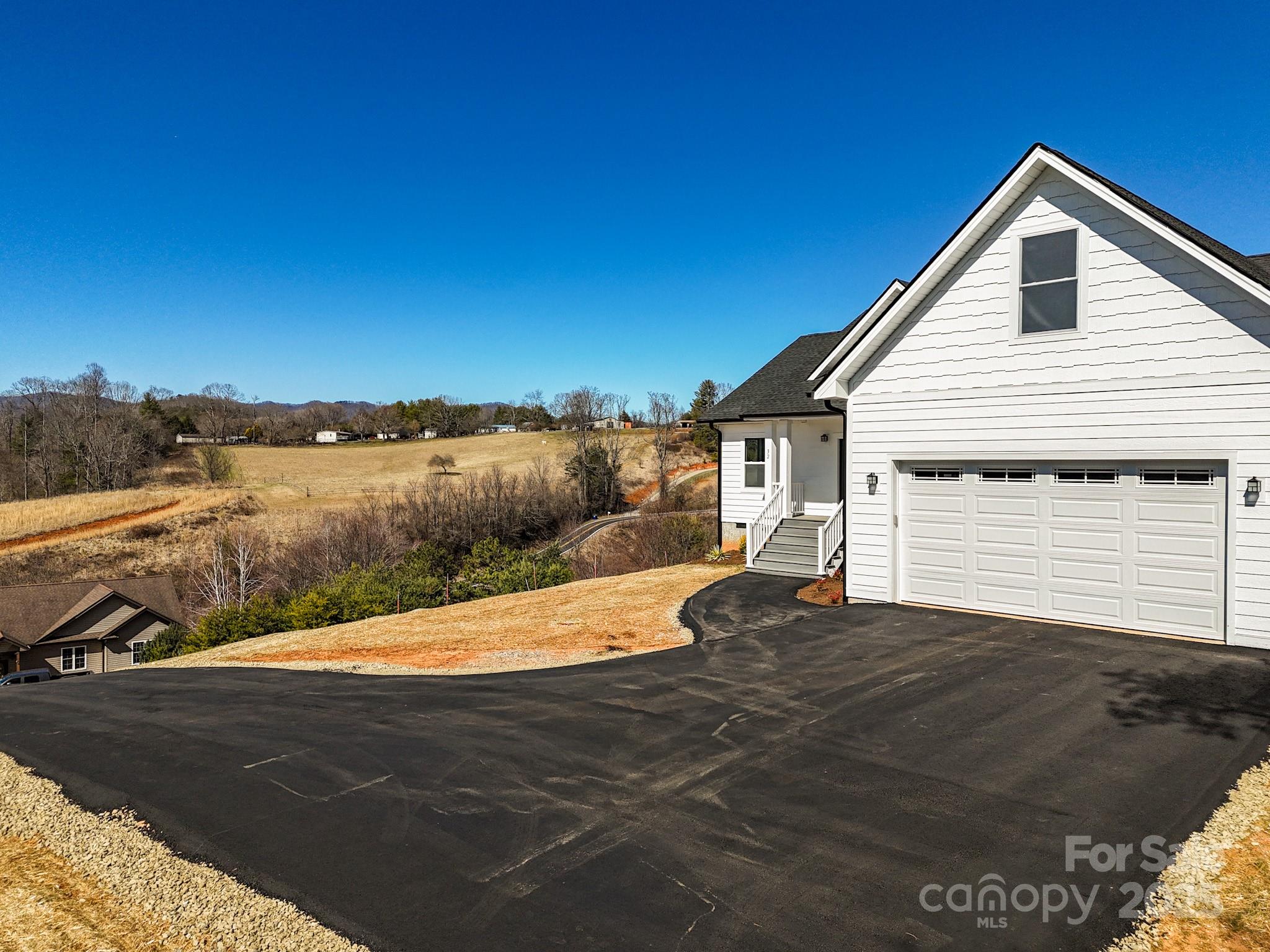 26 Little Oak Road Leicester, NC 28748 - Photo 4 of 47 Gallery Image 4