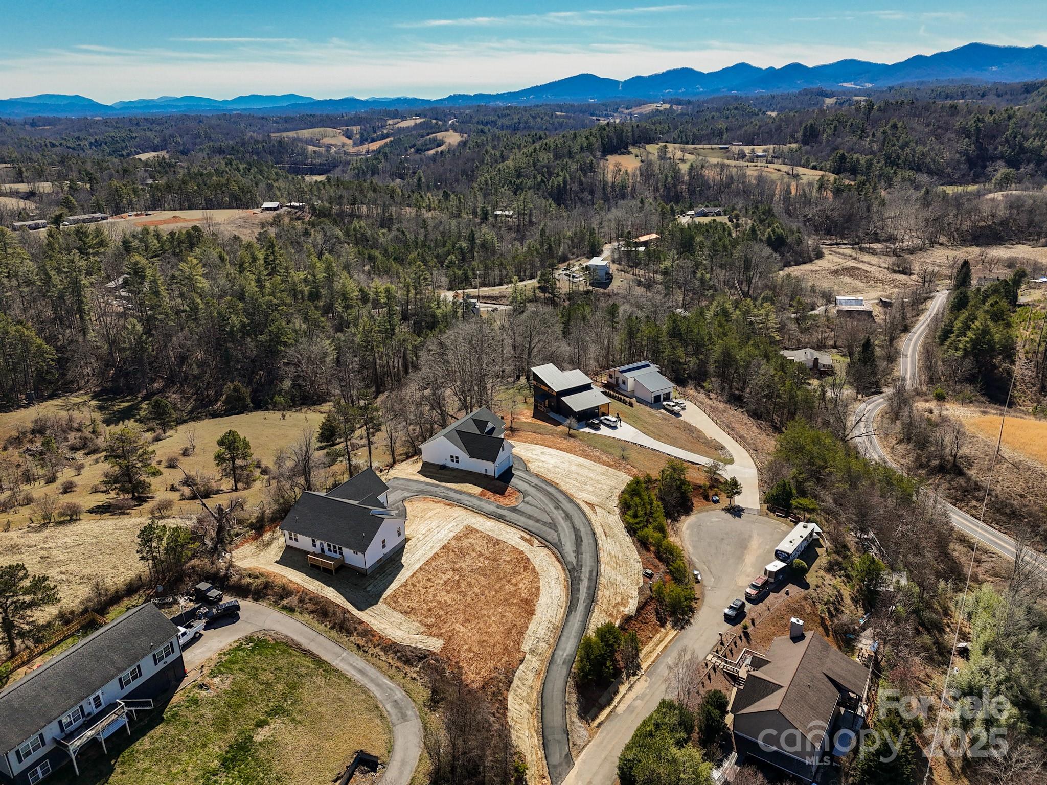 26 Little Oak Road Leicester, NC 28748 - Photo 8 of 47 Gallery Image 8