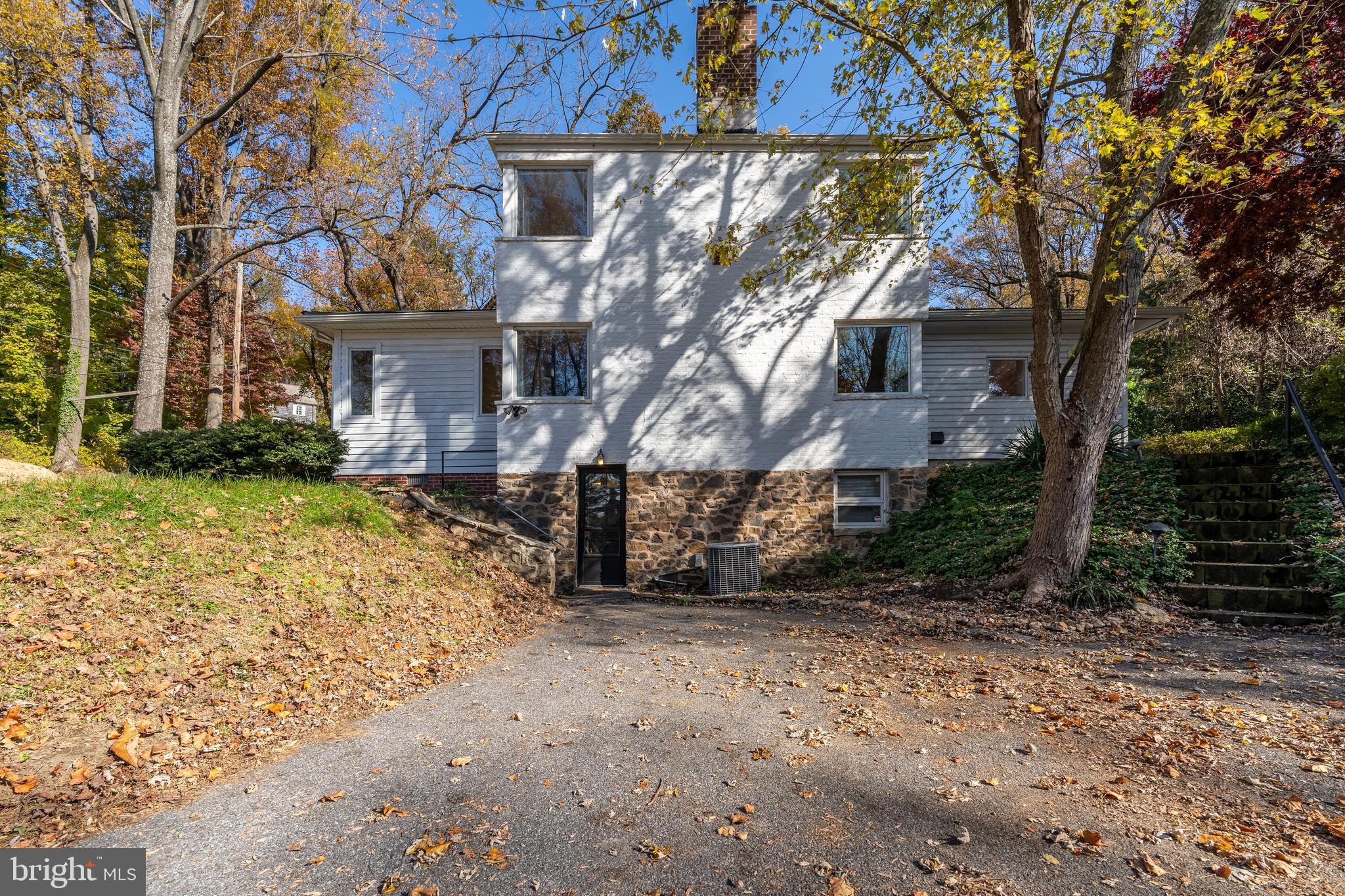 1012 Poplar Hill Road Baltimore, MD 21210 - Photo 10 of 42 a view of a yard with a house