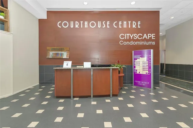 $650,000 | 1990 Main Street, Unit 10, Sarasota, FL 34236