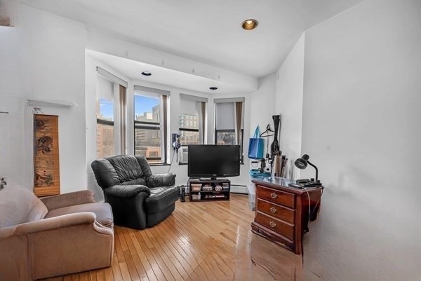 77 East Berkeley Street, Unit 4 Boston, MA 02118 - Photo 5 of 16