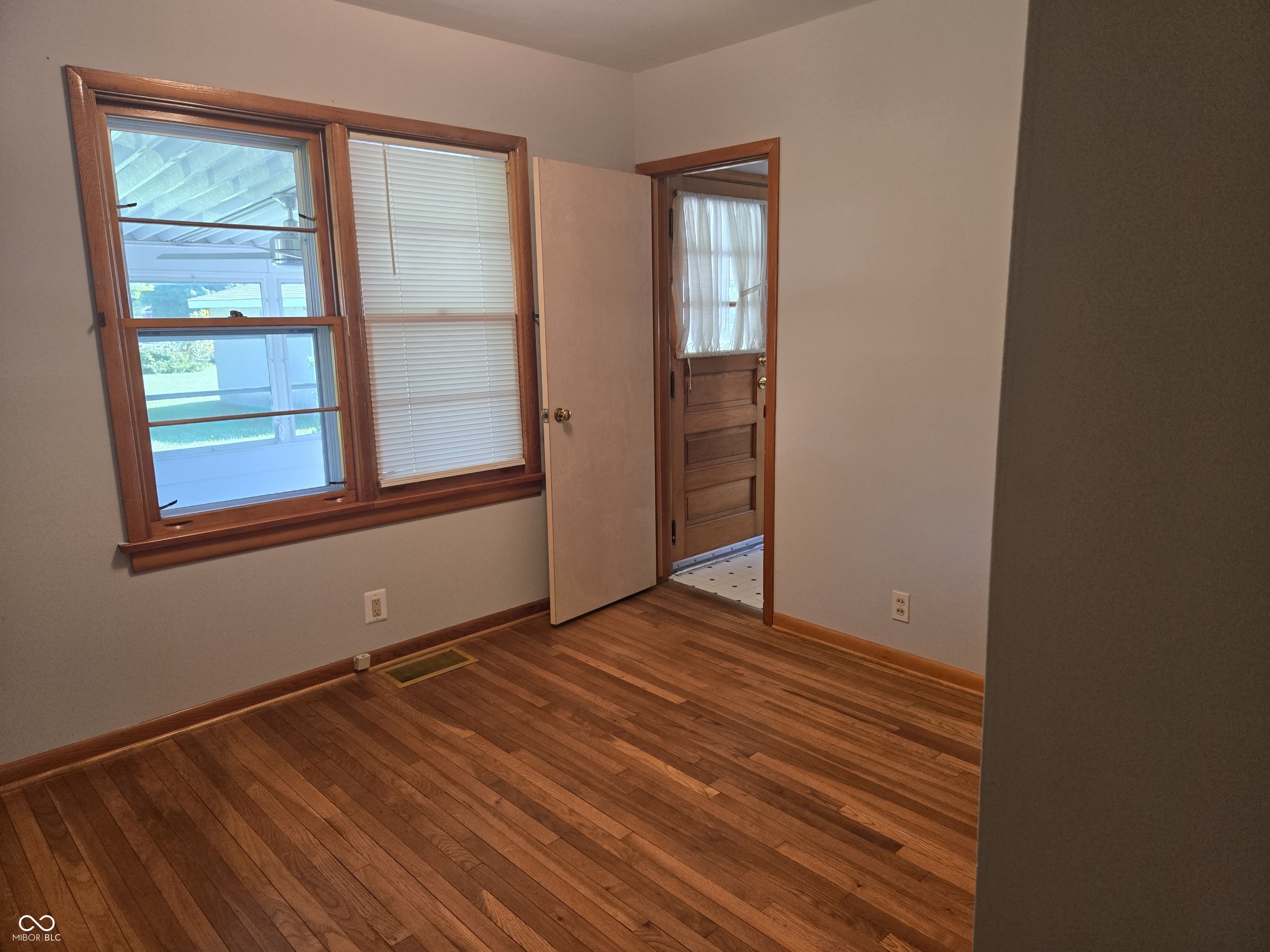 302 Maxwell Road Indianapolis, IN 46217 - Photo 14 of 41 Gallery Image 14