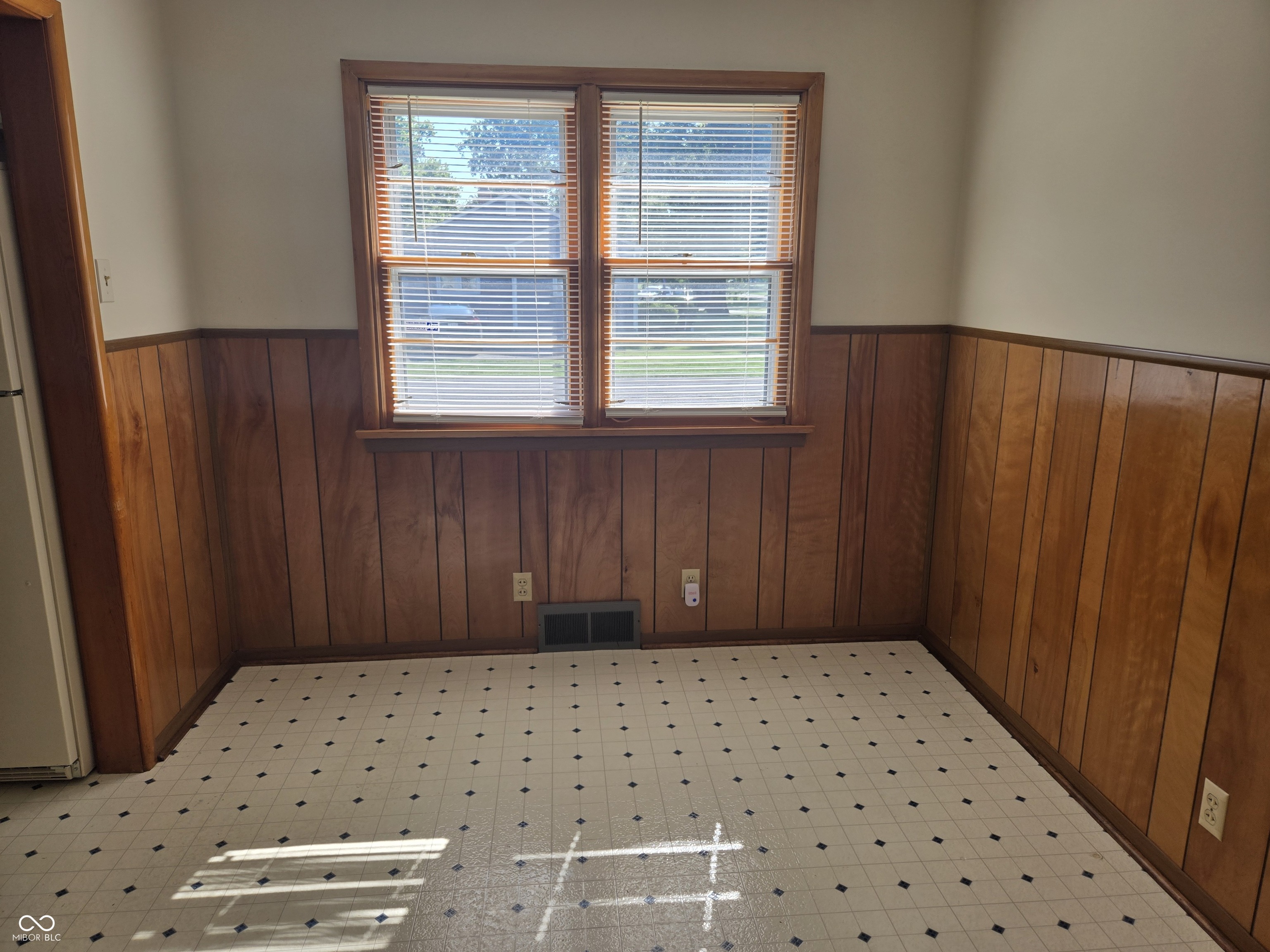 302 Maxwell Road Indianapolis, IN 46217 - Photo 19 of 41 Gallery Image 19