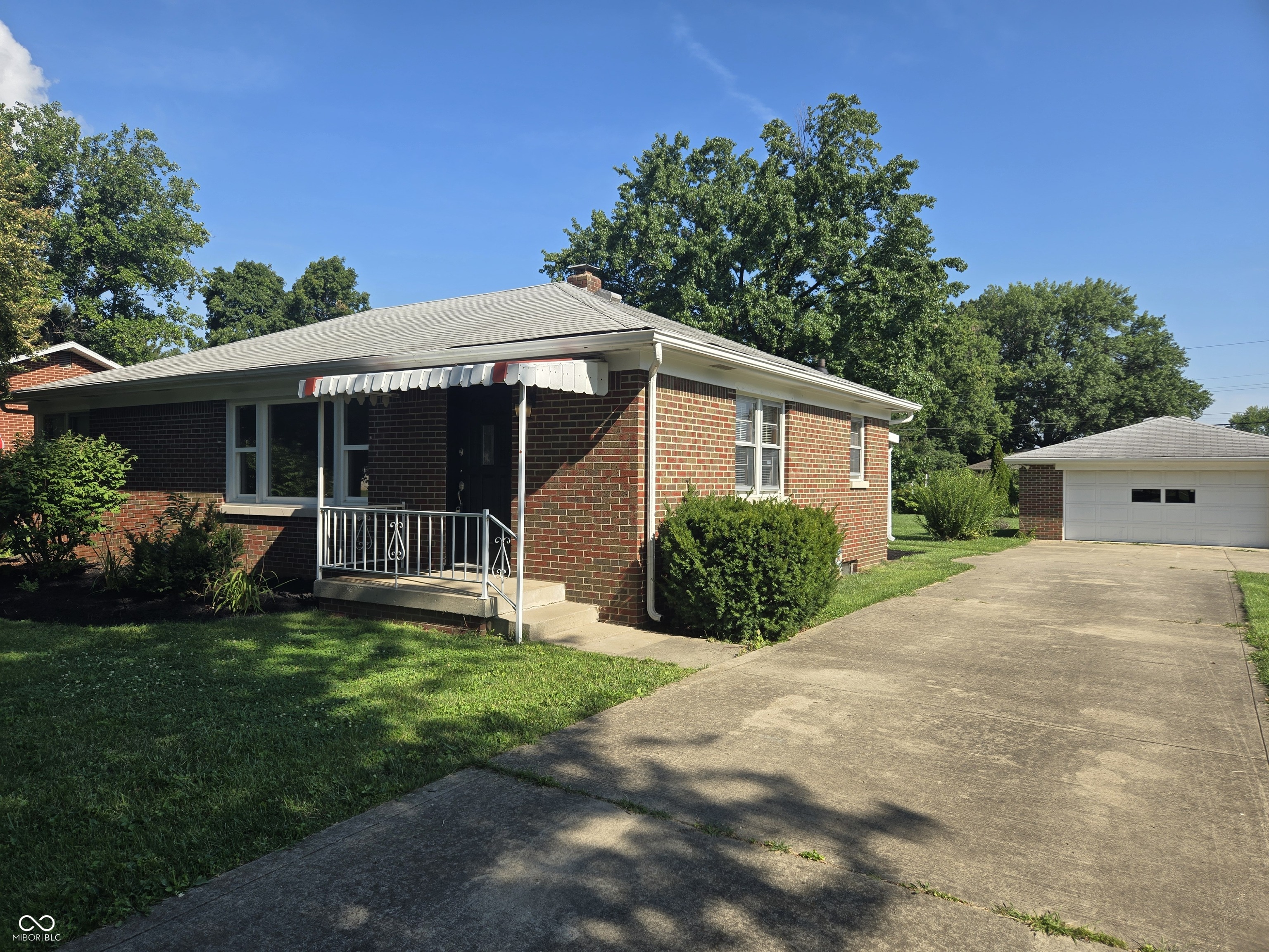 302 Maxwell Road Indianapolis, IN 46217 - Photo 3 of 41 Gallery Image 3