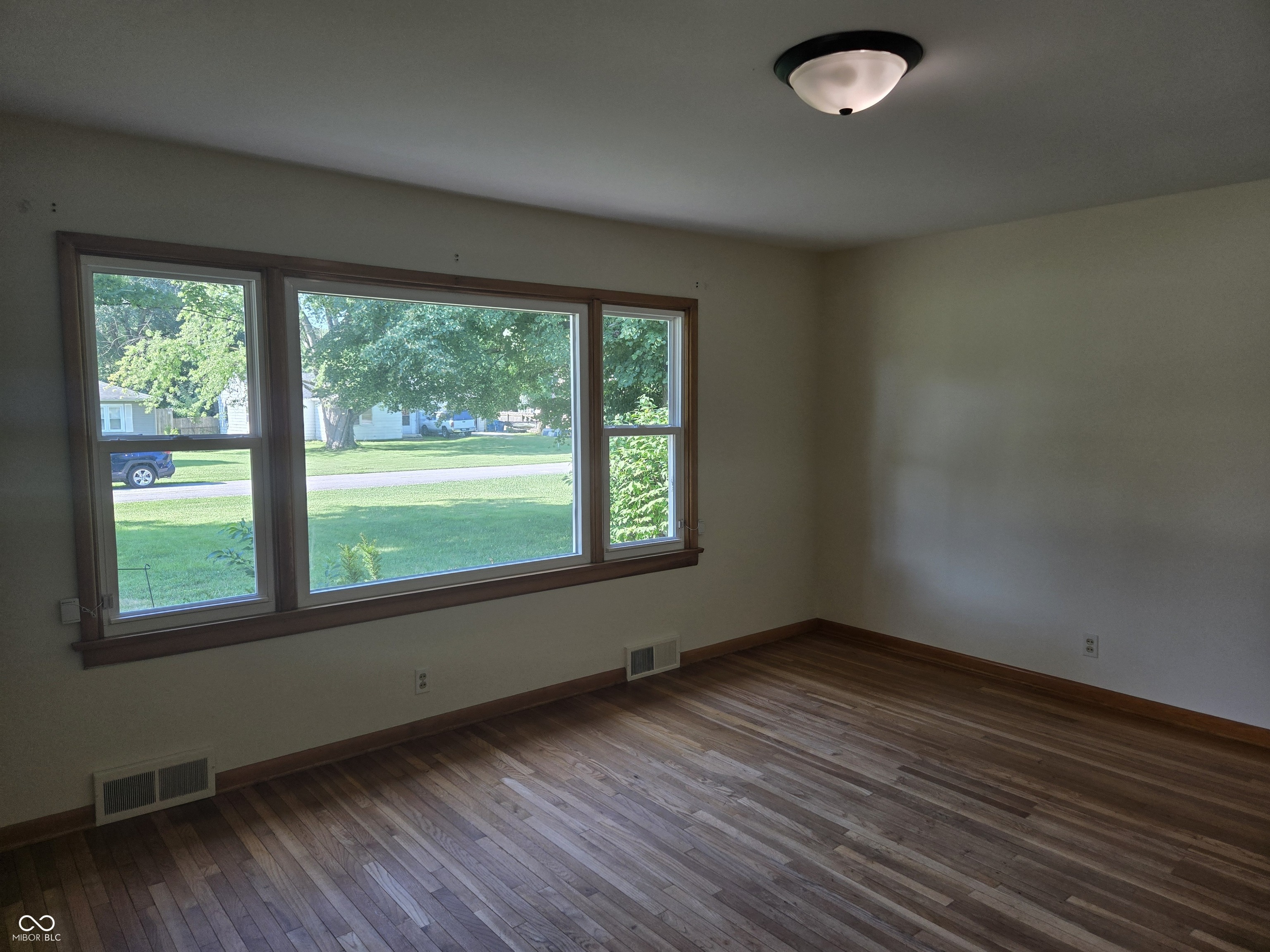 302 Maxwell Road Indianapolis, IN 46217 - Photo 8 of 41 Gallery Image 8