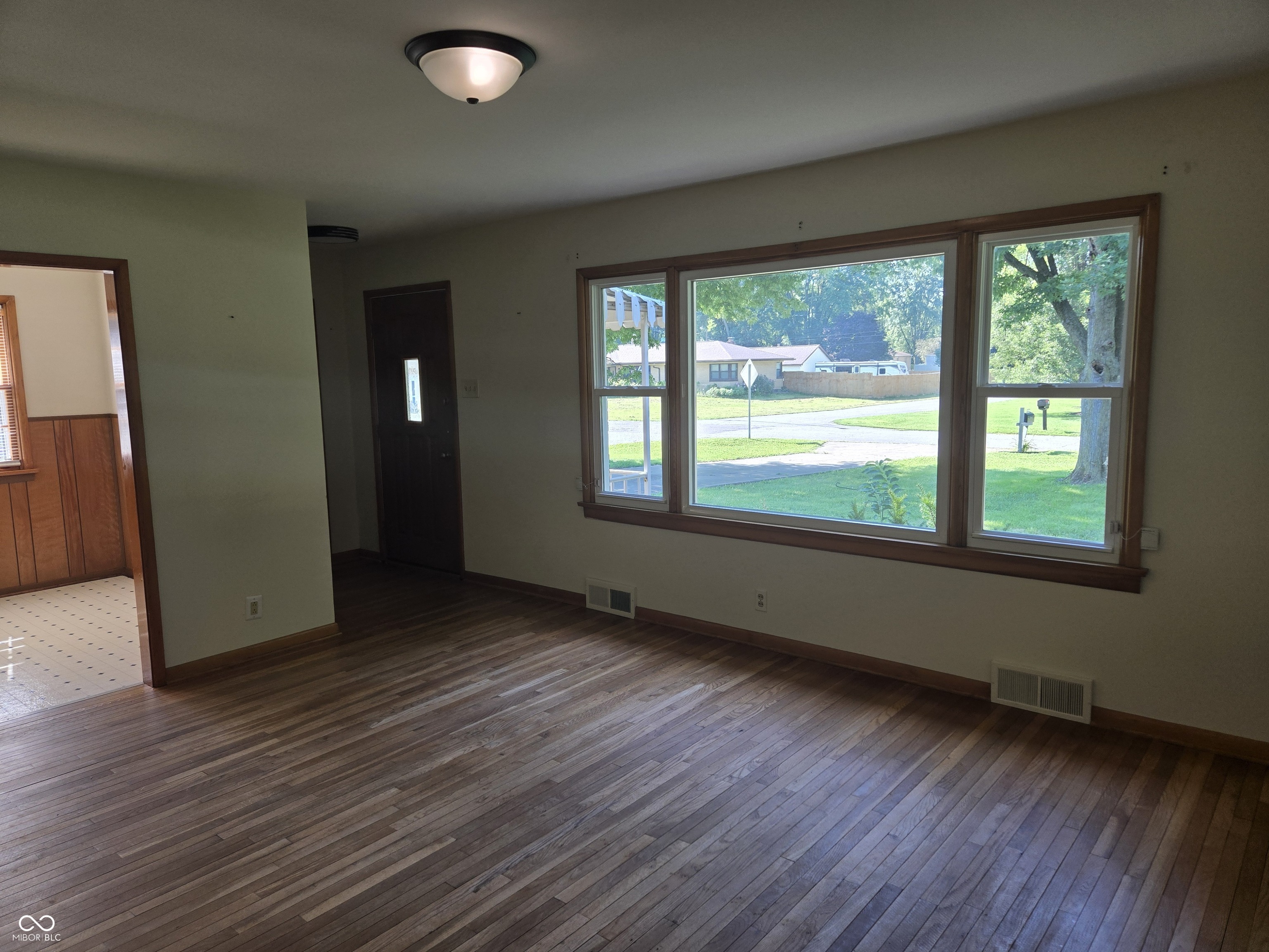 302 Maxwell Road Indianapolis, IN 46217 - Photo 9 of 41 Gallery Image 9