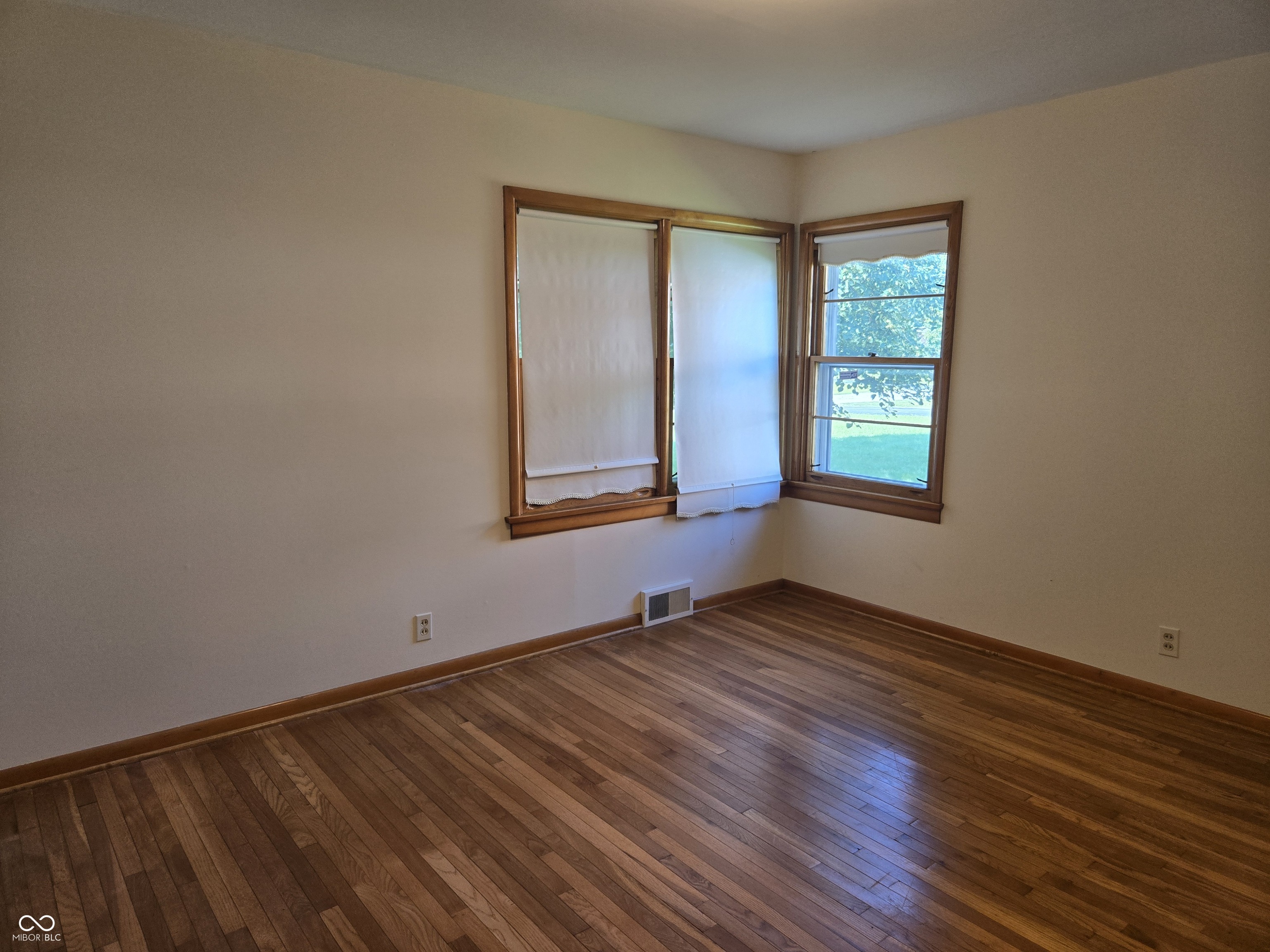 302 Maxwell Road Indianapolis, IN 46217 - Photo 10 of 41 Gallery Image 10