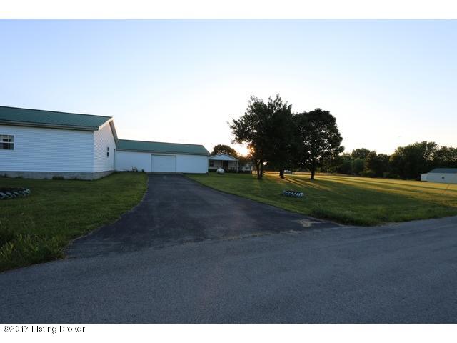9044 Highway 259 Bee Spring, KY 42207 - Photo 9 of 37 9940 HWY 25914