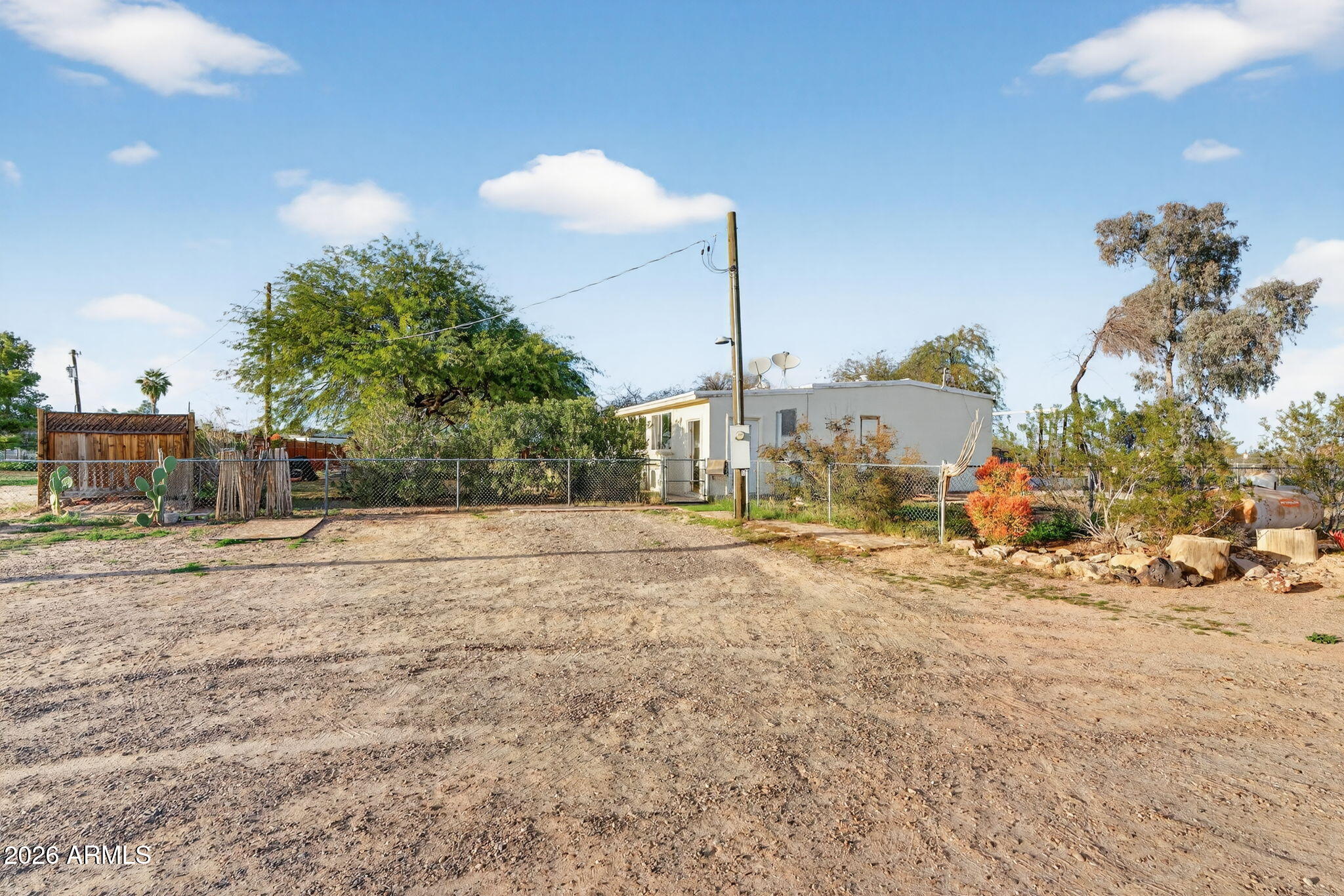 19500 West Bobcat Road Casa Grande, AZ 85122 - Photo 19 of 34 a view of a backyard of a house
