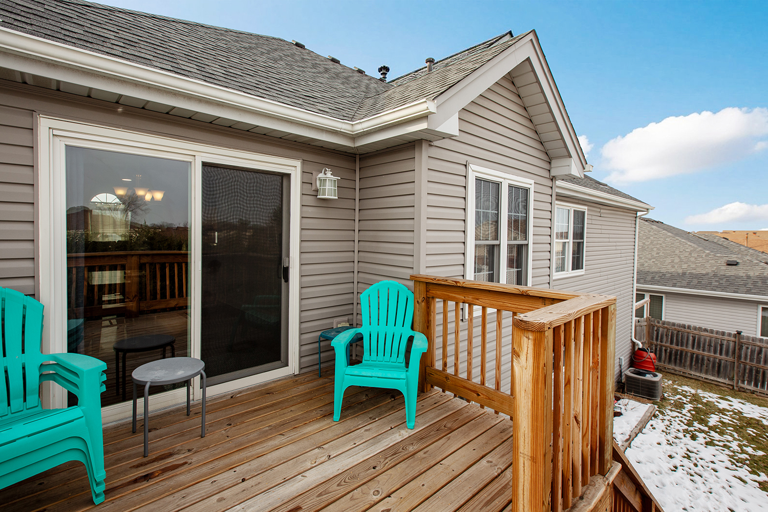443 Danielle Road Matteson, IL 60443 - Photo 28 of 31 a view of a house with a chairs and table in a patio