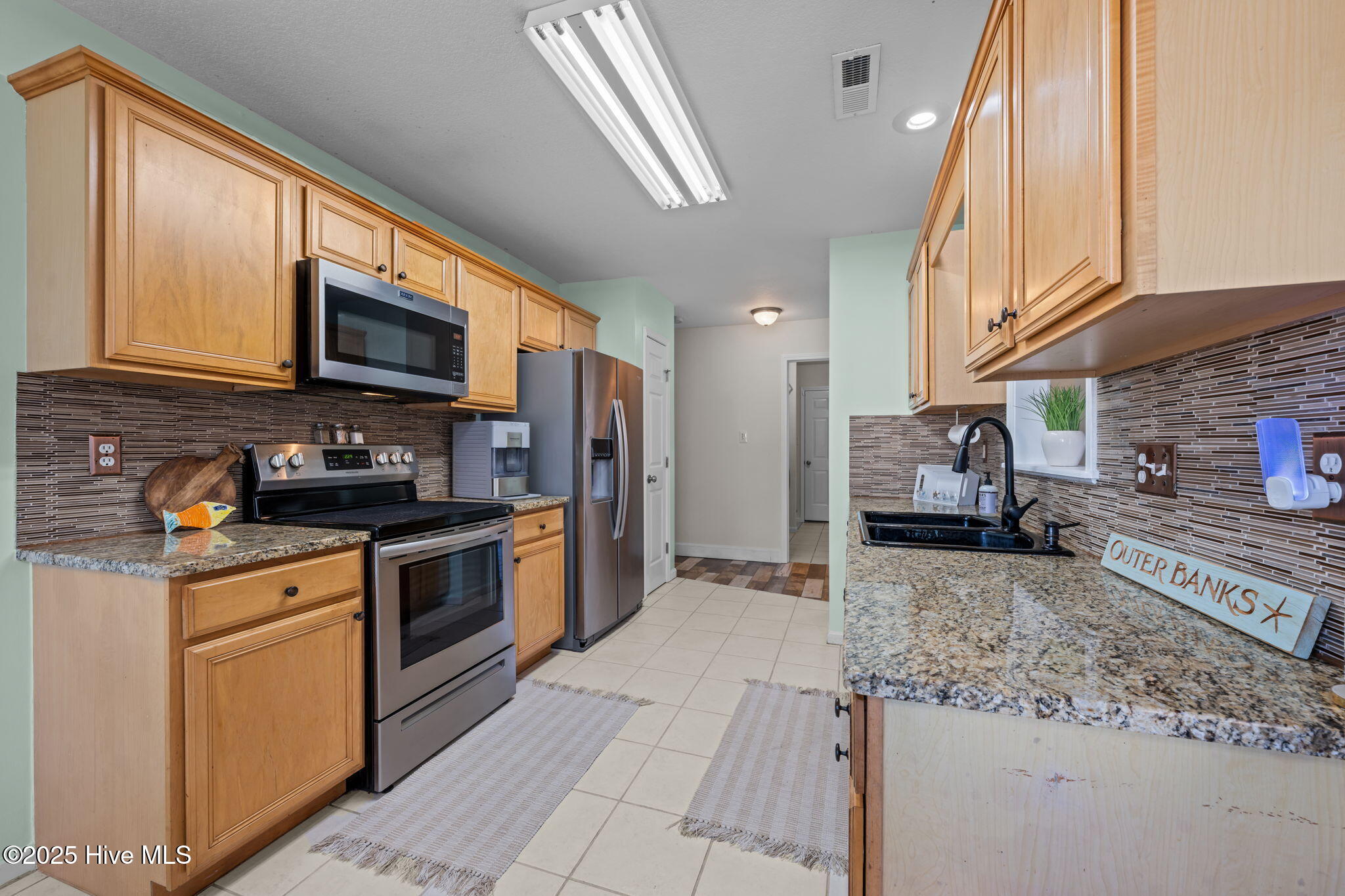 155 MacDonald Boulevard Havelock, NC 28532 - Photo 13 of 36 kitchen