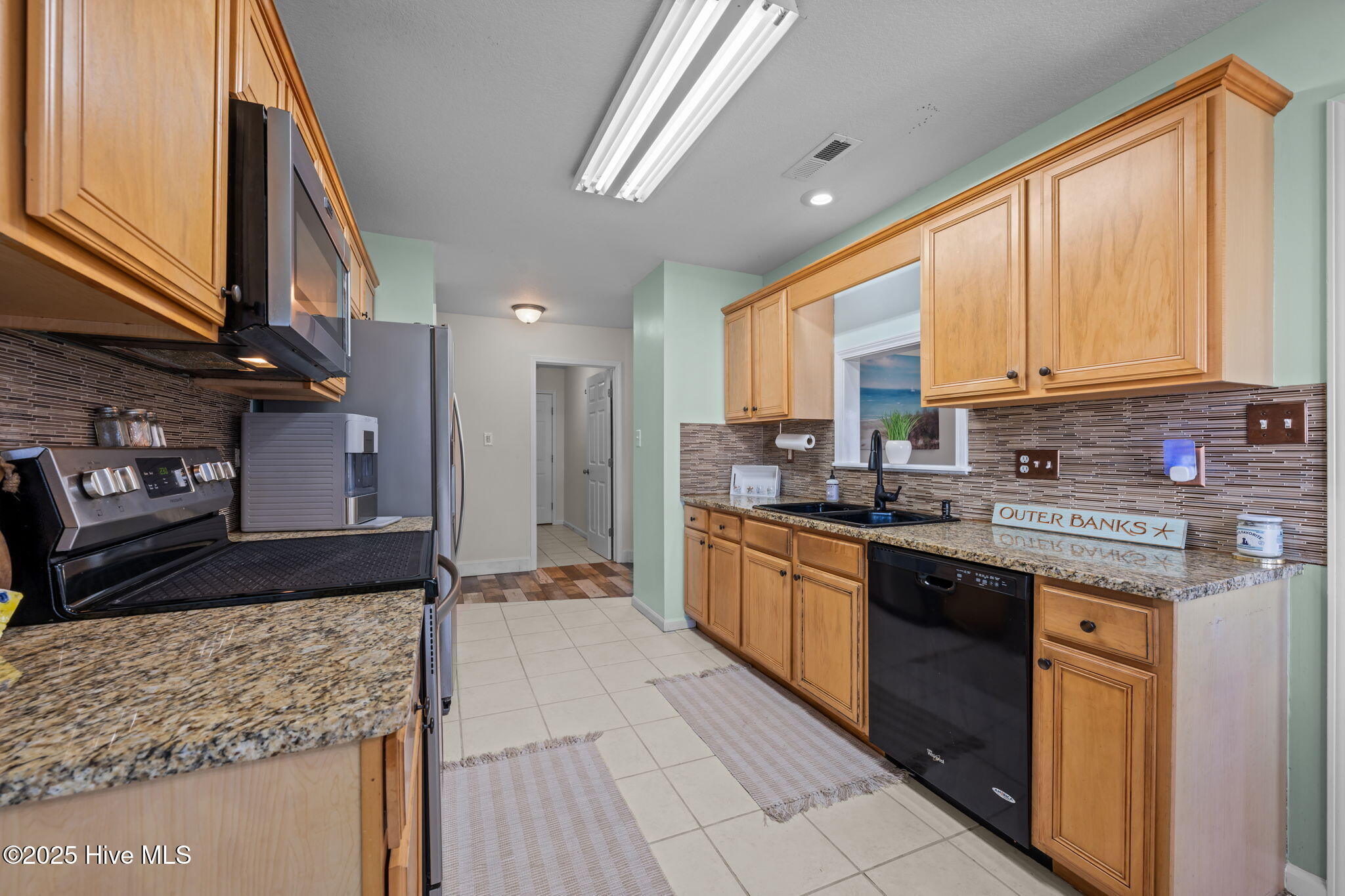 155 MacDonald Boulevard Havelock, NC 28532 - Photo 14 of 36 kitchen