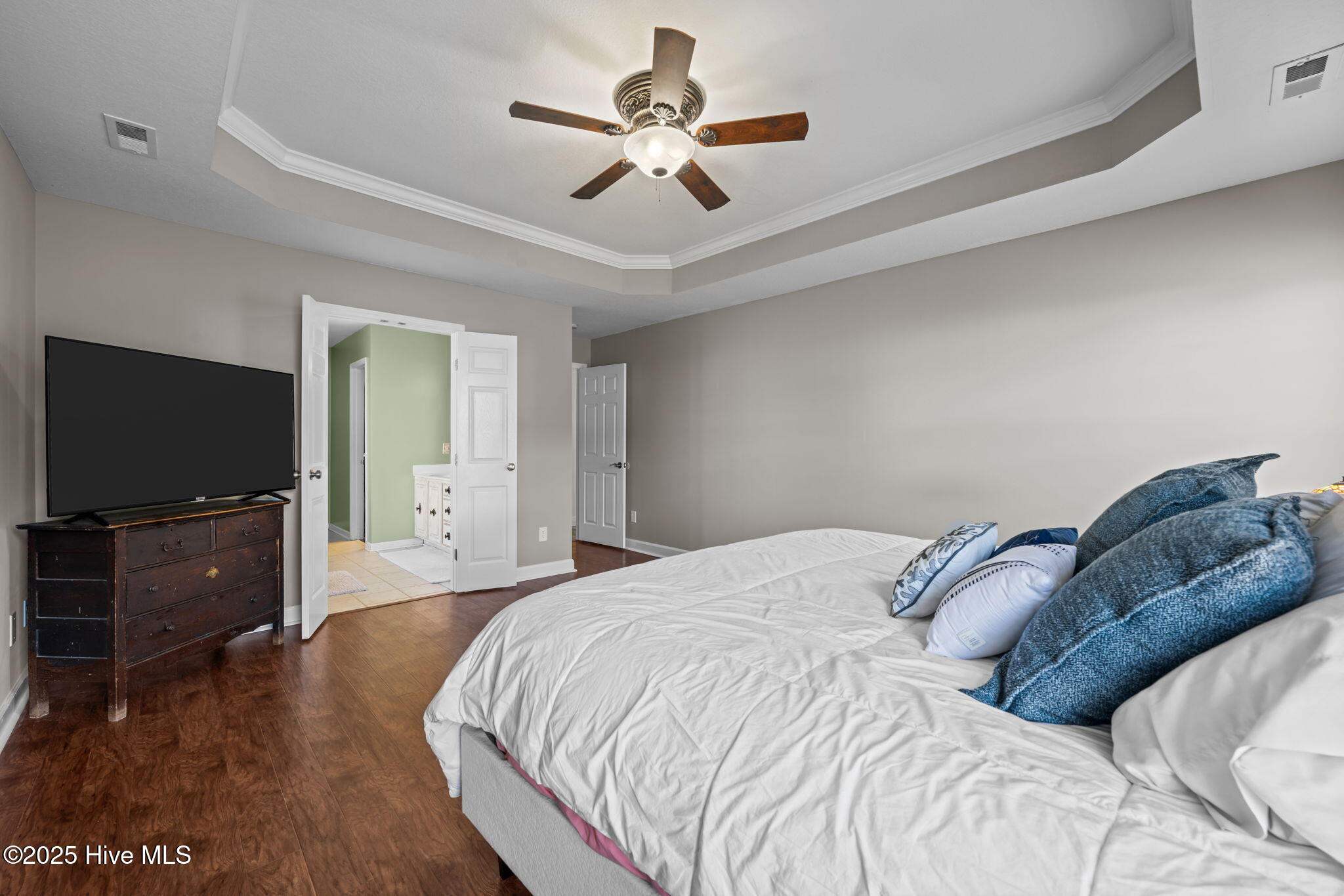 155 MacDonald Boulevard Havelock, NC 28532 - Photo 23 of 36 master suite with tray ceiling