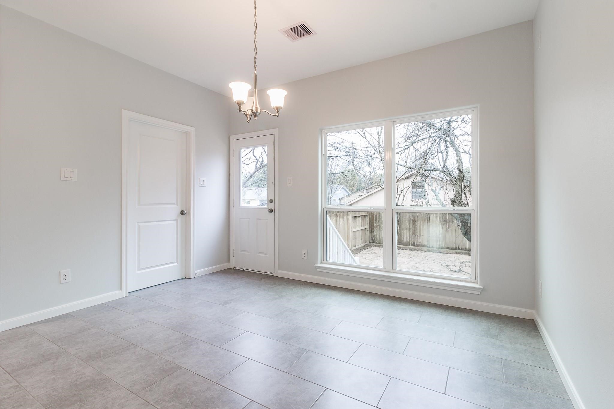 710 Barkley Street, Unit B Houston, TX 77022 - Photo 4 of 25