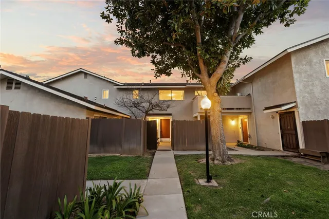 $449,000 | 216 Whitney Avenue, Unit 2, Pomona, CA 91767