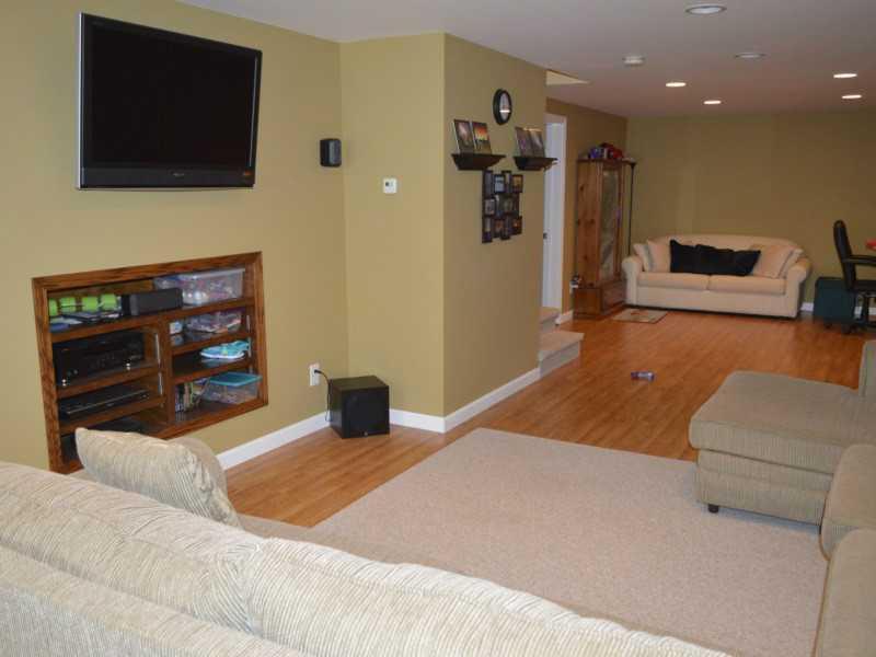 32 Western Promenade Paris, ME 04281 - Photo 25 of 35 Family Room.