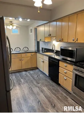 $1,795 | 1632 Monterey Court, Bettendorf, IA 52722