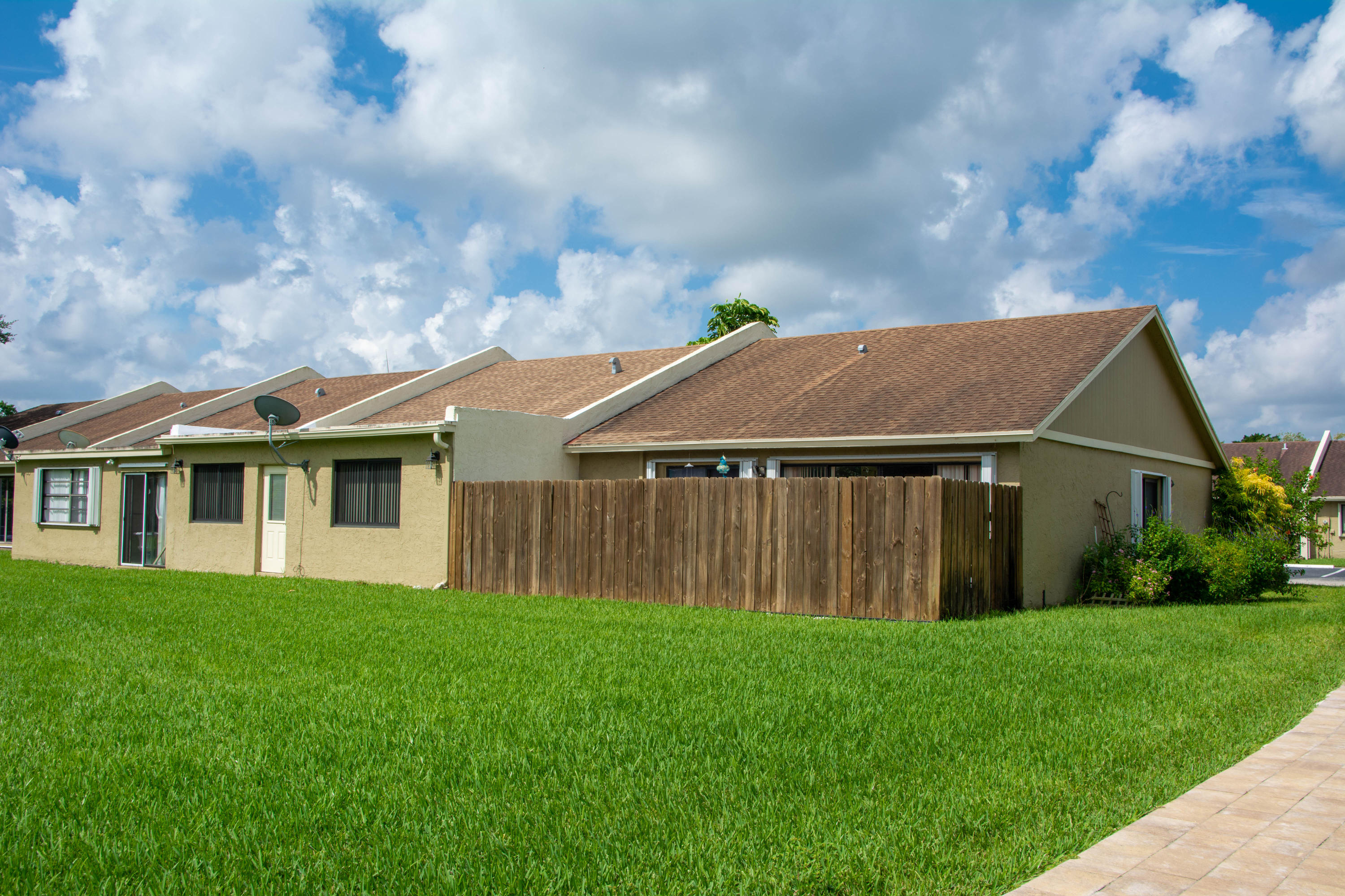 10239 Boca Bend West, Unit H1 Boca Raton, FL 33428 - Photo 17 of 17 REAR