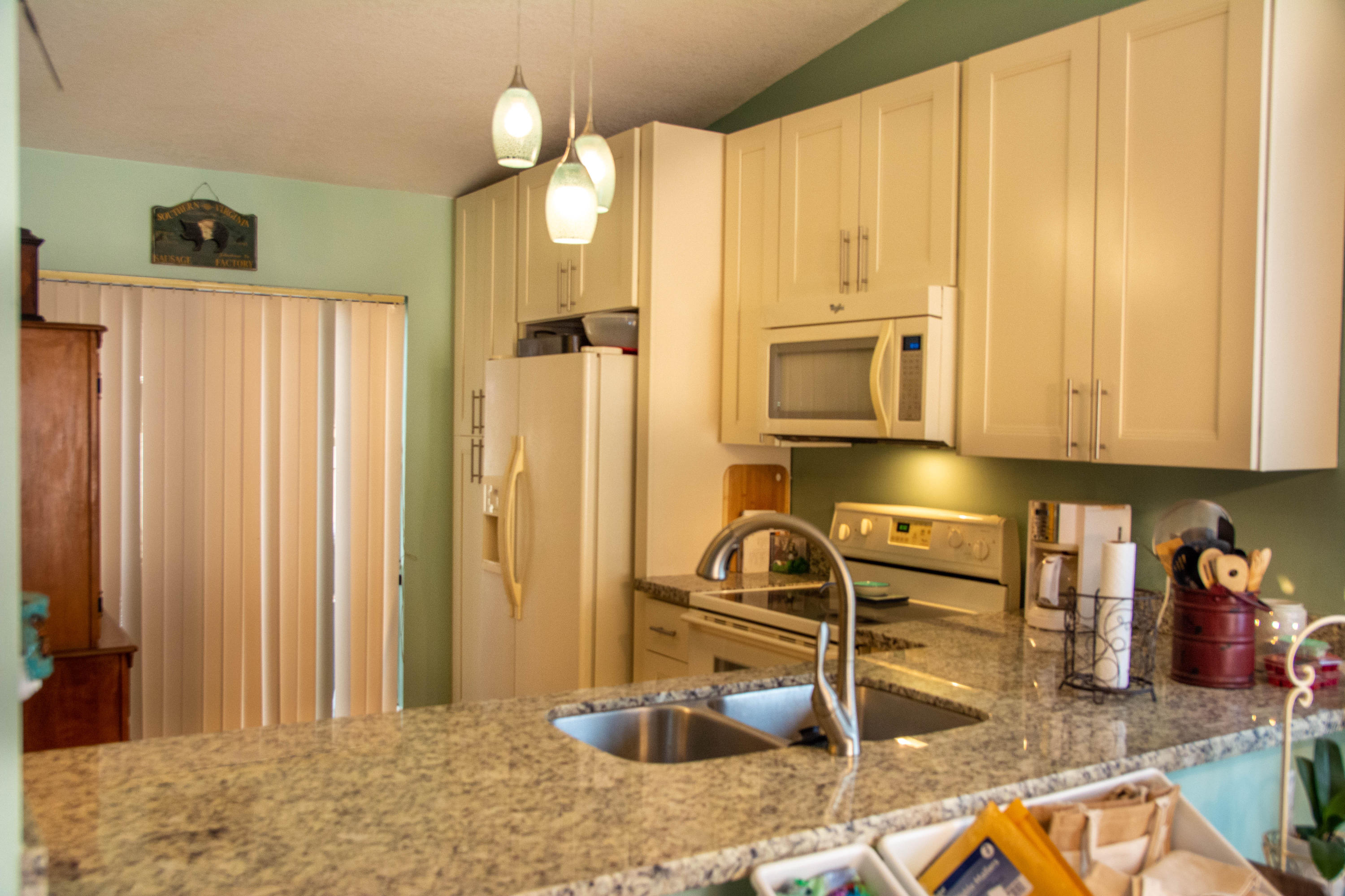 10239 Boca Bend West, Unit H1 Boca Raton, FL 33428 - Photo 3 of 17 KITCHEN OPEN CONCEPT