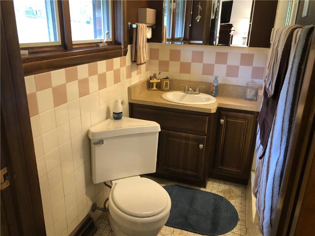 451 Slate Run Road Greensburg, PA 15601 - Photo 14 of 25 Master bath