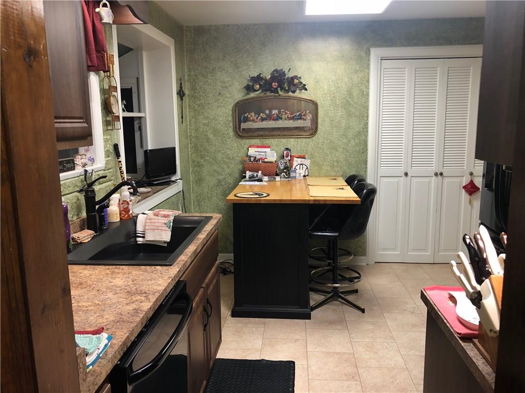 451 Slate Run Road Greensburg, PA 15601 - Photo 10 of 25 Kitchen