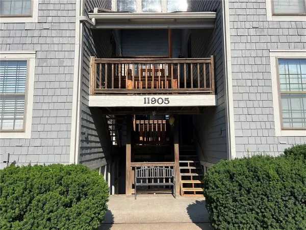 $168,000 | 11905 West 58th Terrace, Unit E, Shawnee, KS 66216