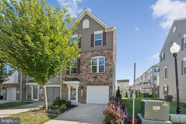 a picture of a wall with a white walls and white walls