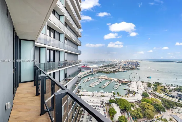 $6,980 | 398 Northeast 5th Street, Unit 1417, Miami, FL 33132