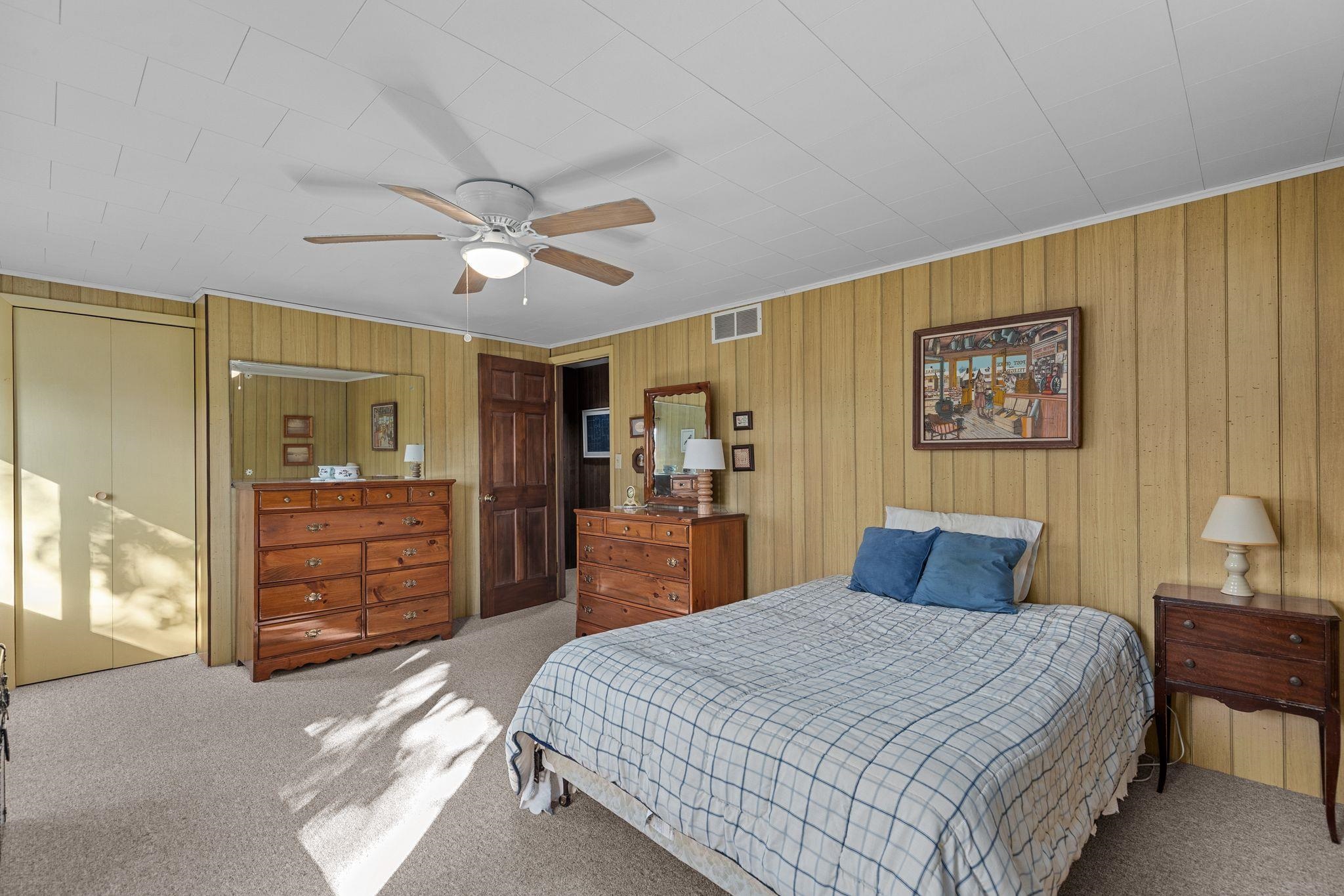 5592 Lake Road Oshkosh, WI 54902 - Photo 36 of 65 Gallery Image 36