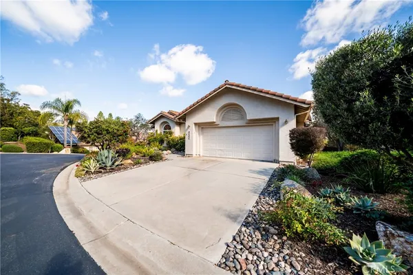 $795,000 | 4023 Pala Mesa Oaks Drive, Fallbrook, CA 92028