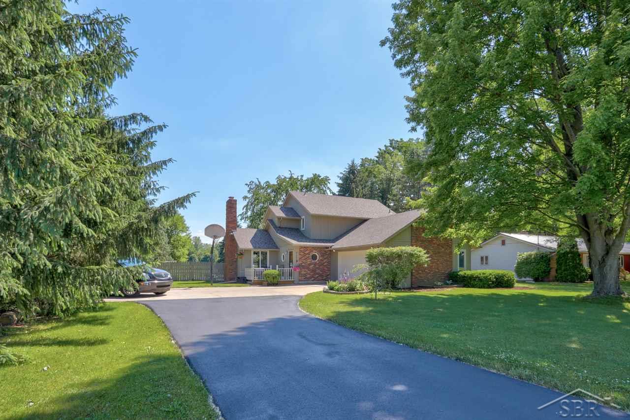 9130 Curtis Road Frankenmuth, MI 48734 - Photo 2 of 48 50015094-1.JPG