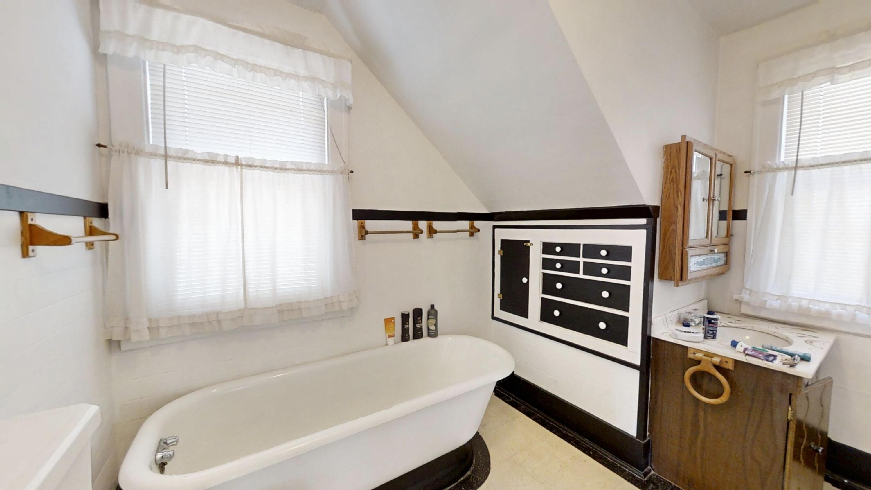 737 Cherry Street Hammond, IN 46324 - Photo 22 of 43 3000x1687