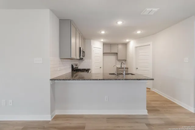 $330,282 | 5915 Willow Point Boulevard, San Antonio, TX 78220