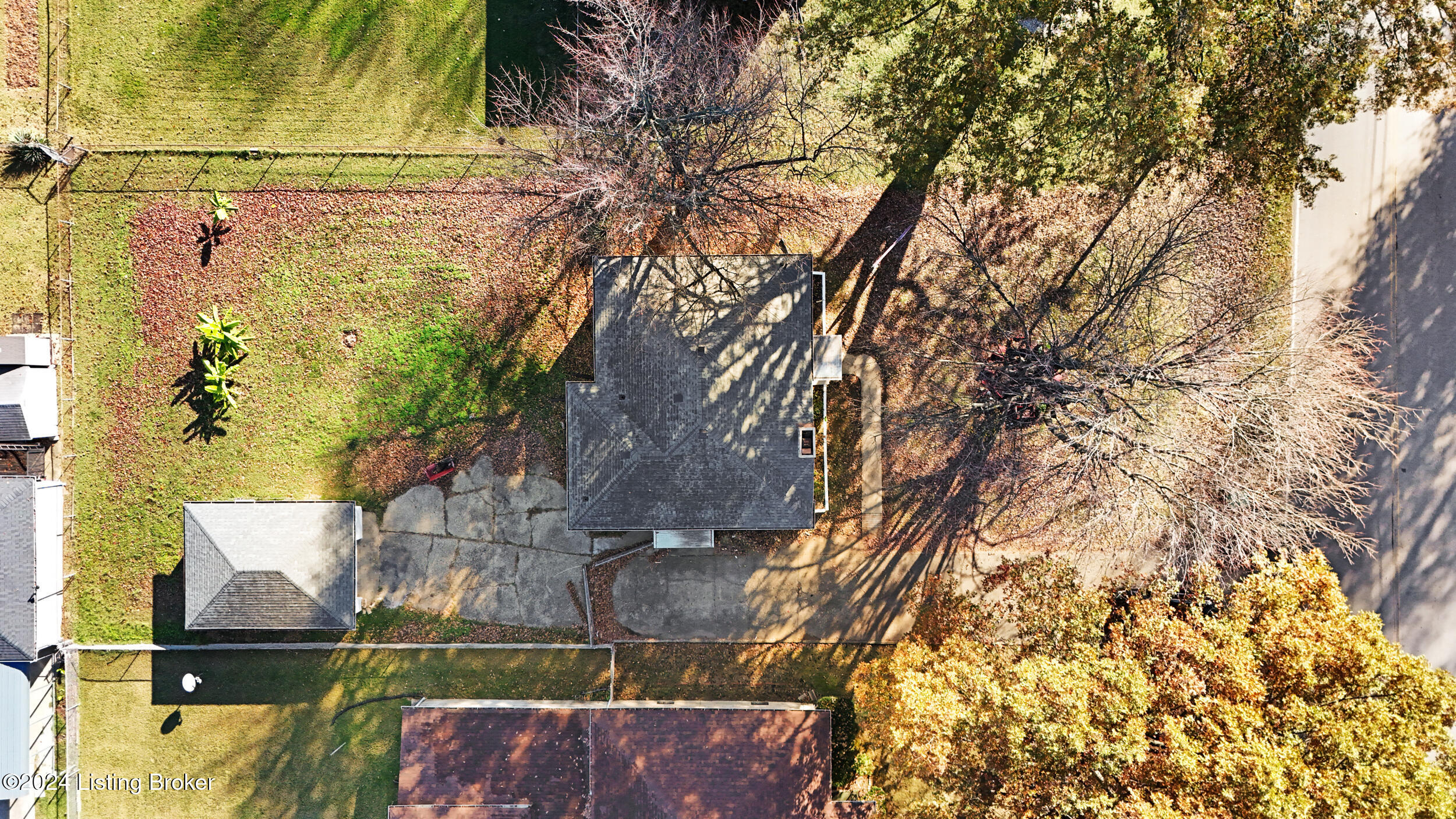 3105 Ralph Avenue Louisville, KY 40216 - Photo 26 of 29 dji_20241112102106_0002_d